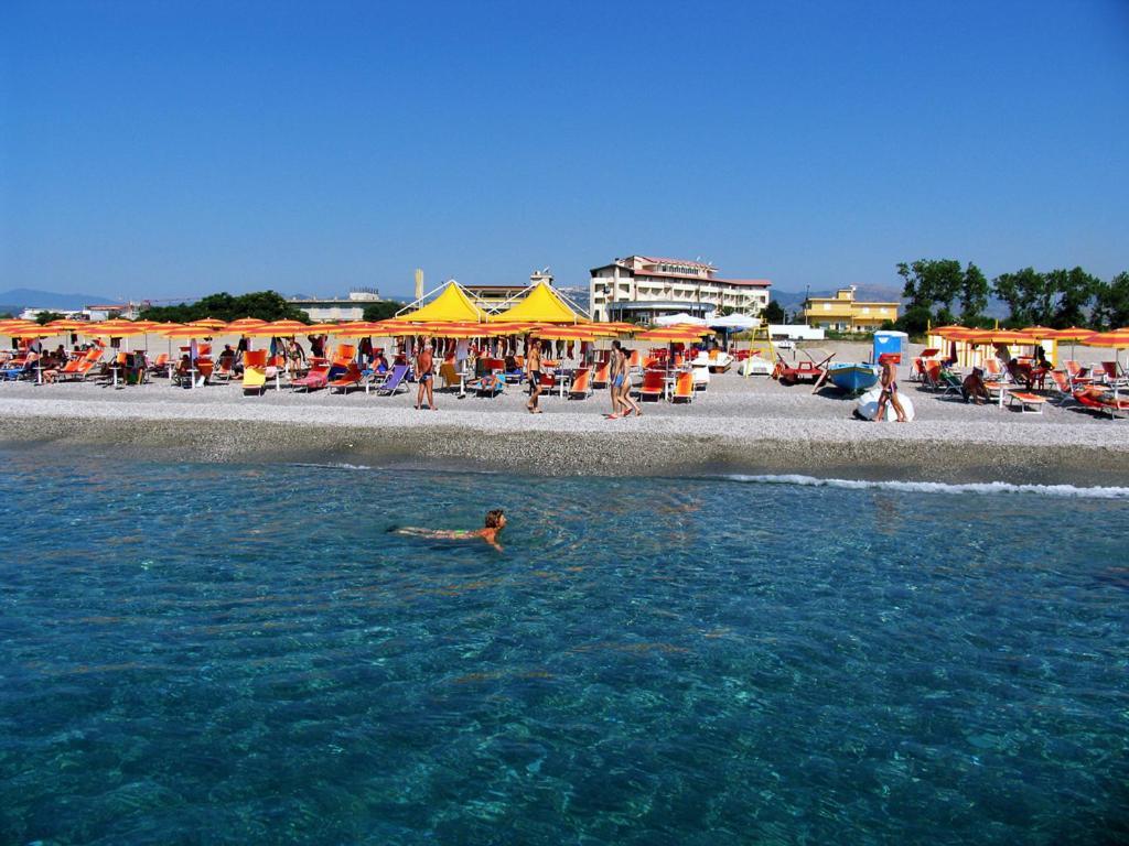 Appartamento Monolocale Deluxe a 2,7 km dal mare per 2 persone Siderno Esterno foto