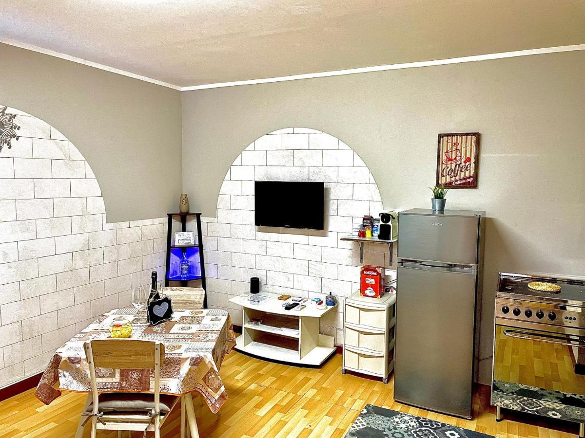 Appartamento Monolocale Deluxe a 2,7 km dal mare per 2 persone Siderno Esterno foto