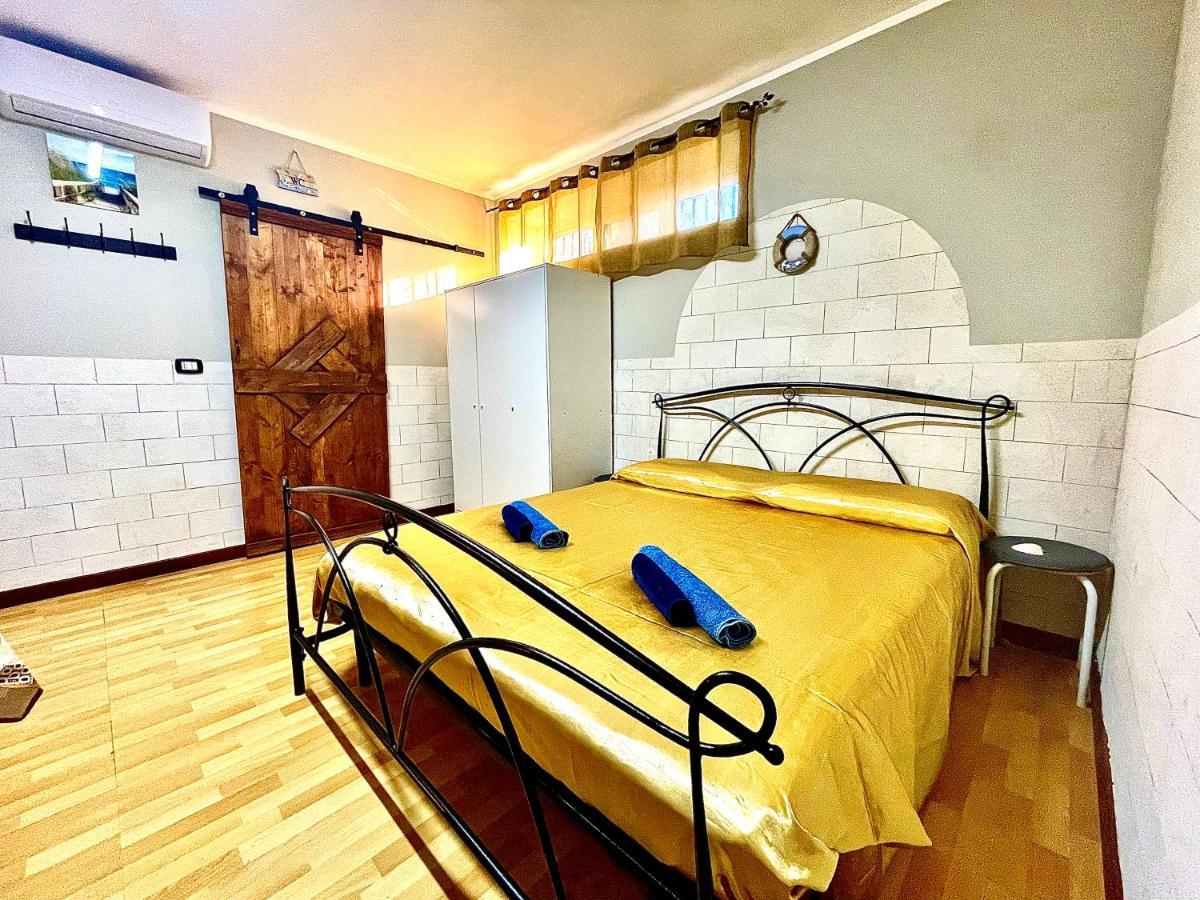 Appartamento Monolocale Deluxe a 2,7 km dal mare per 2 persone Siderno Esterno foto
