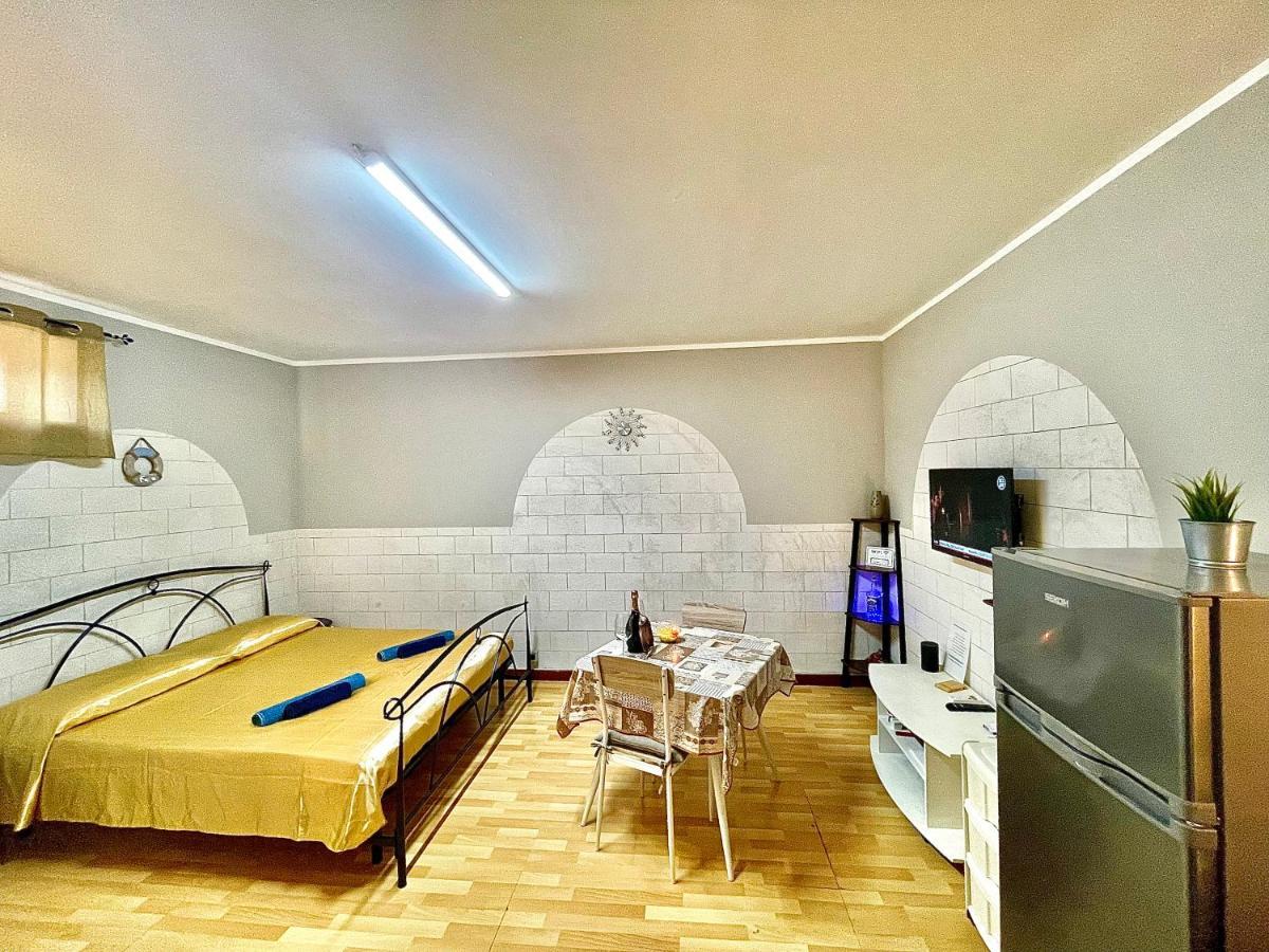 Appartamento Monolocale Deluxe a 2,7 km dal mare per 2 persone Siderno Esterno foto